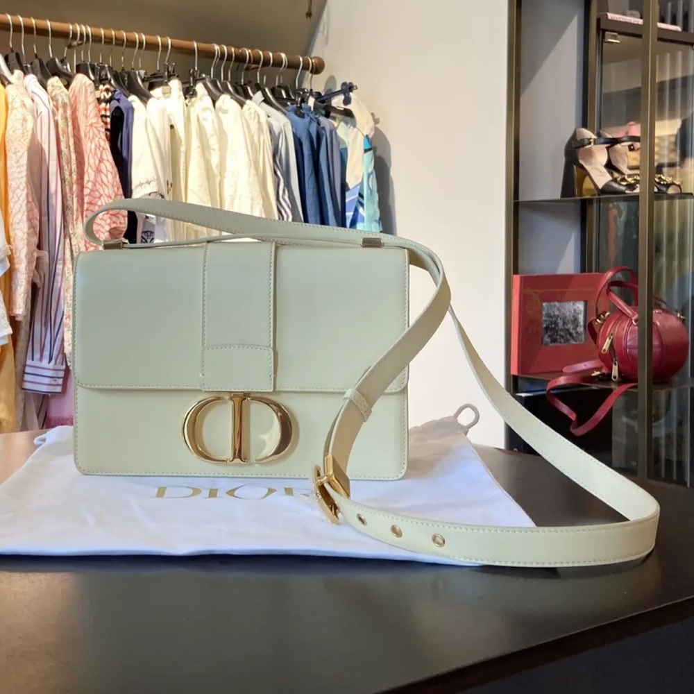 Dior 30 montaigne bag. Never used. Beautiful yellow color.